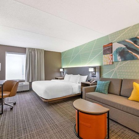 Comfort Inn & Suites Madison East - Monona Экстерьер фото