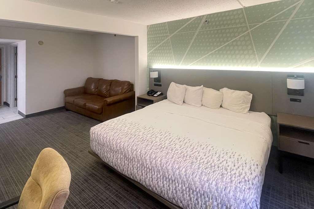 Comfort Inn & Suites Madison East - Monona Номер фото