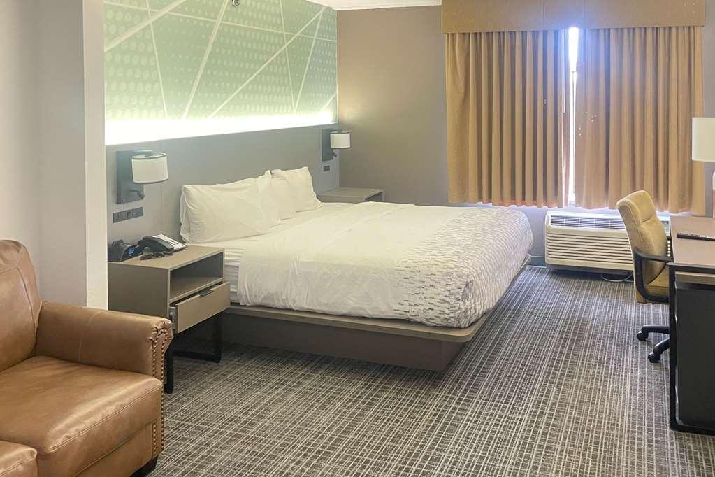 Comfort Inn & Suites Madison East - Monona Номер фото