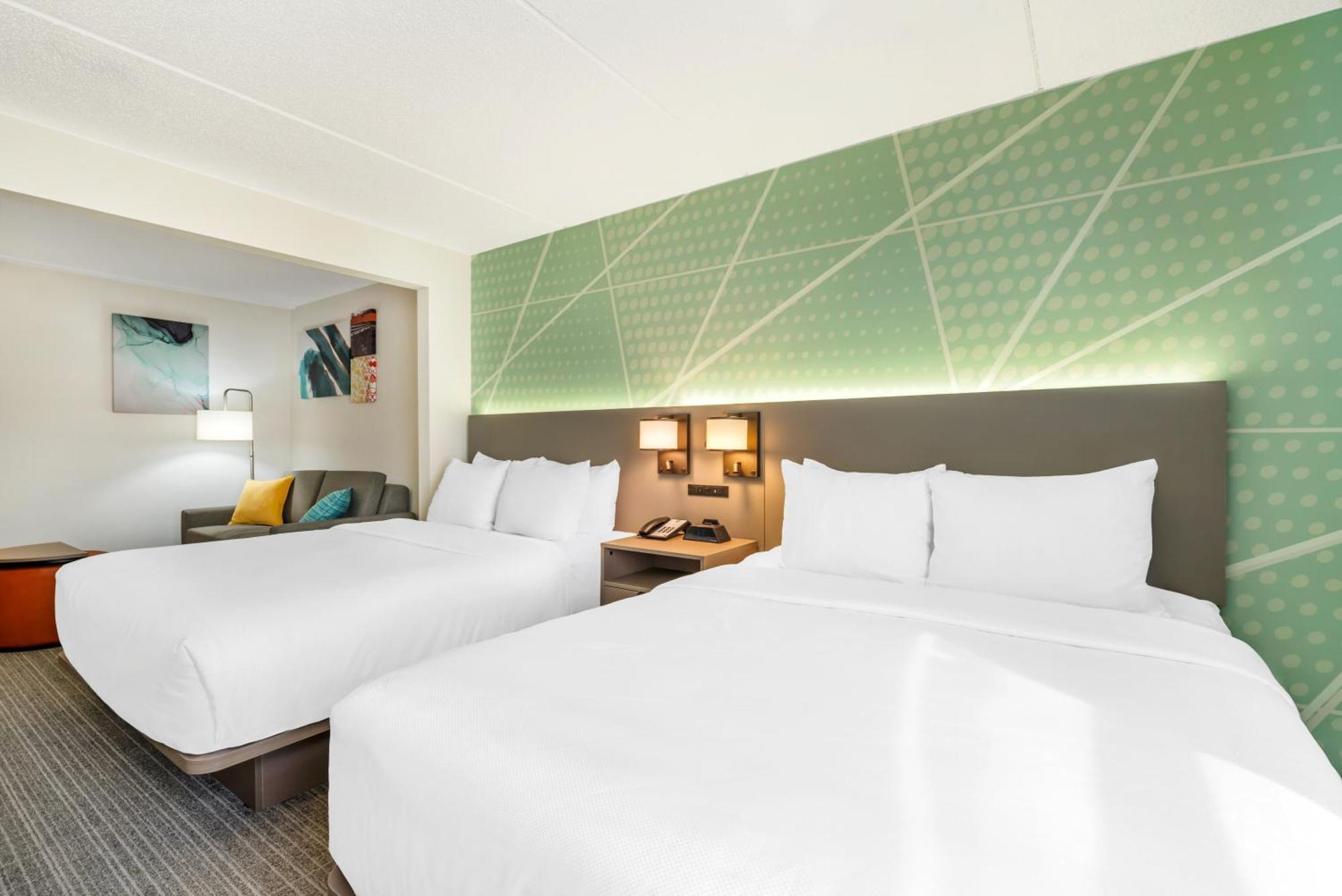 Comfort Inn & Suites Madison East - Monona Экстерьер фото