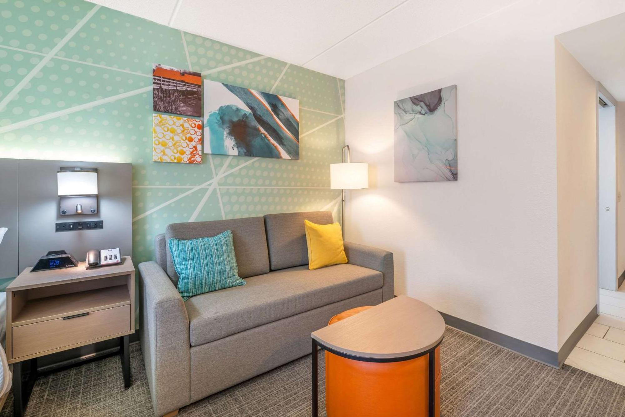 Comfort Inn & Suites Madison East - Monona Экстерьер фото