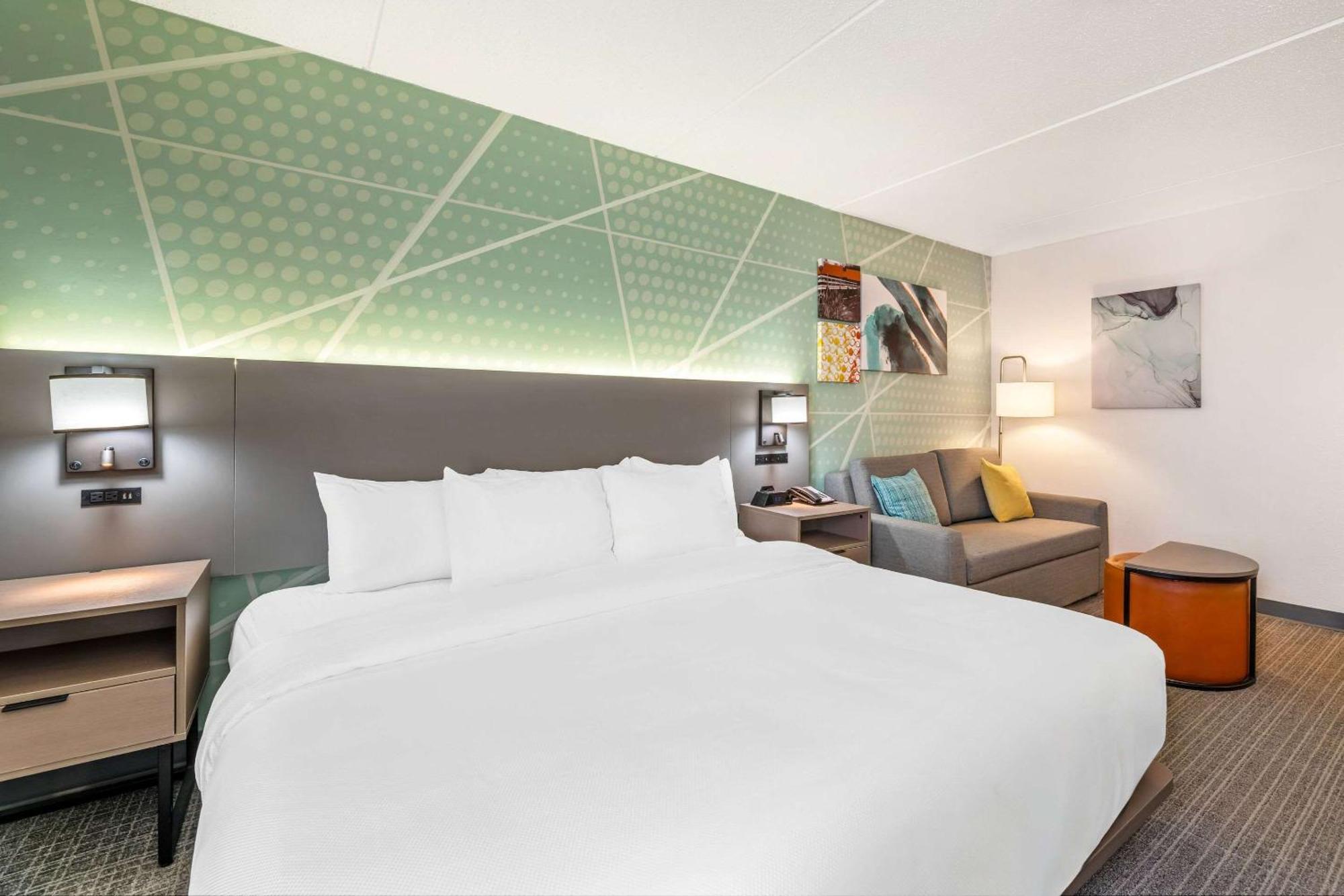 Comfort Inn & Suites Madison East - Monona Экстерьер фото