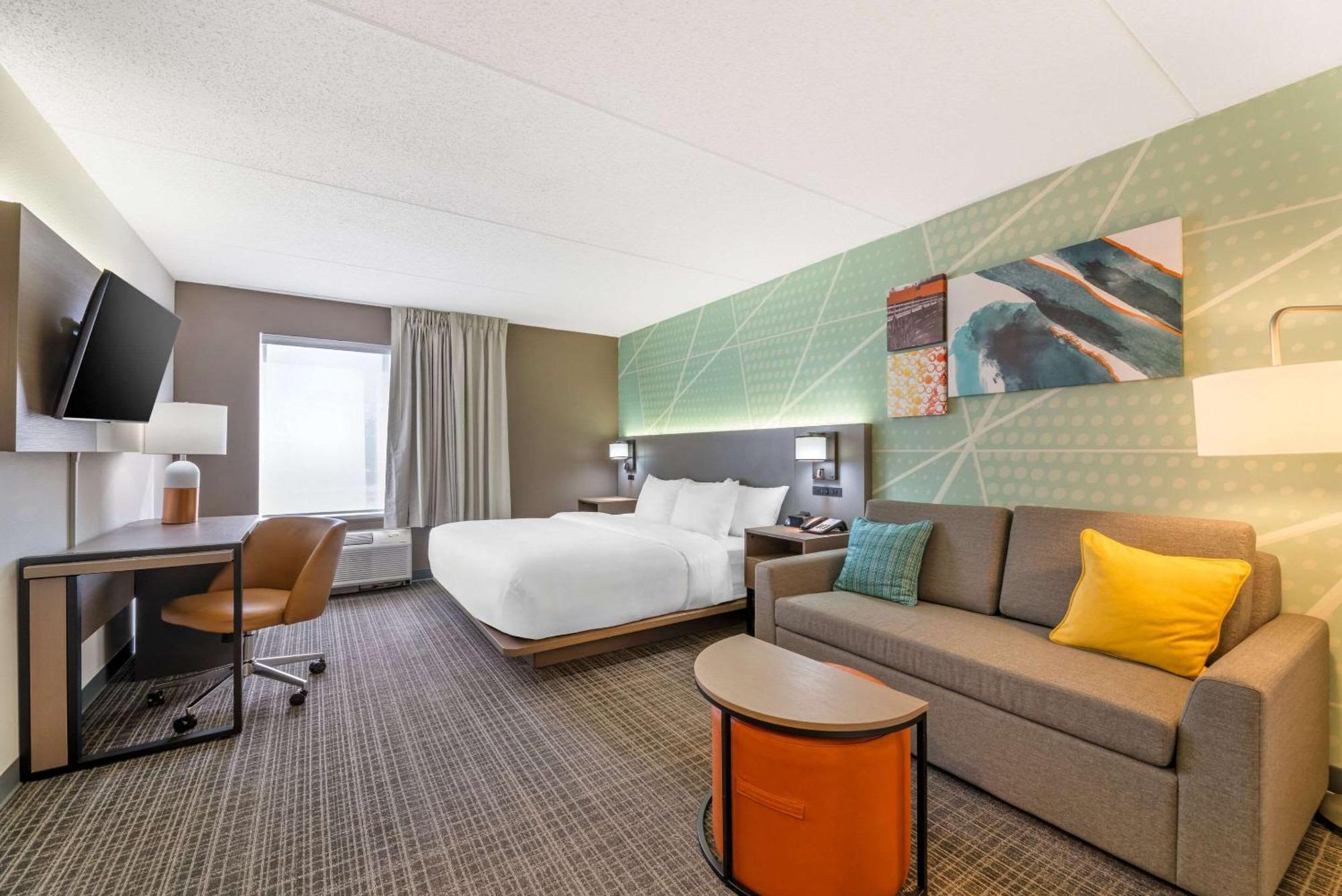 Comfort Inn & Suites Madison East - Monona Экстерьер фото